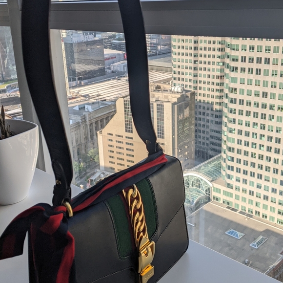 Gucci Sylvie Small size purse - Picture 2 of 7